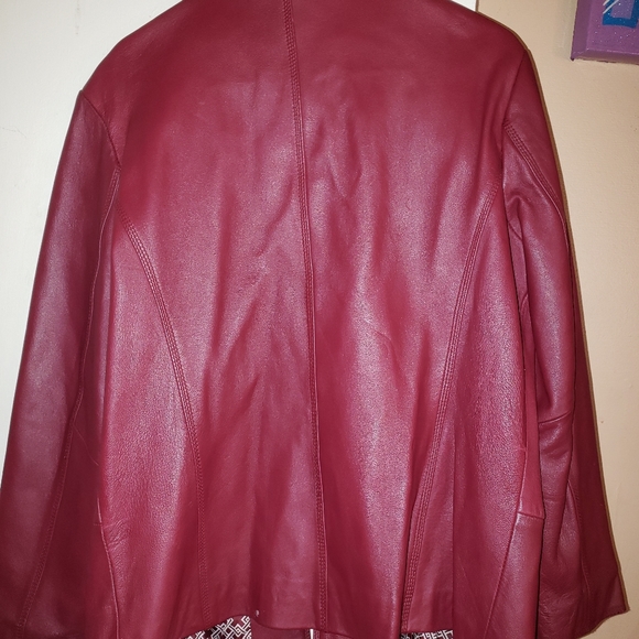 Leather jacket - Picture 2 of 3